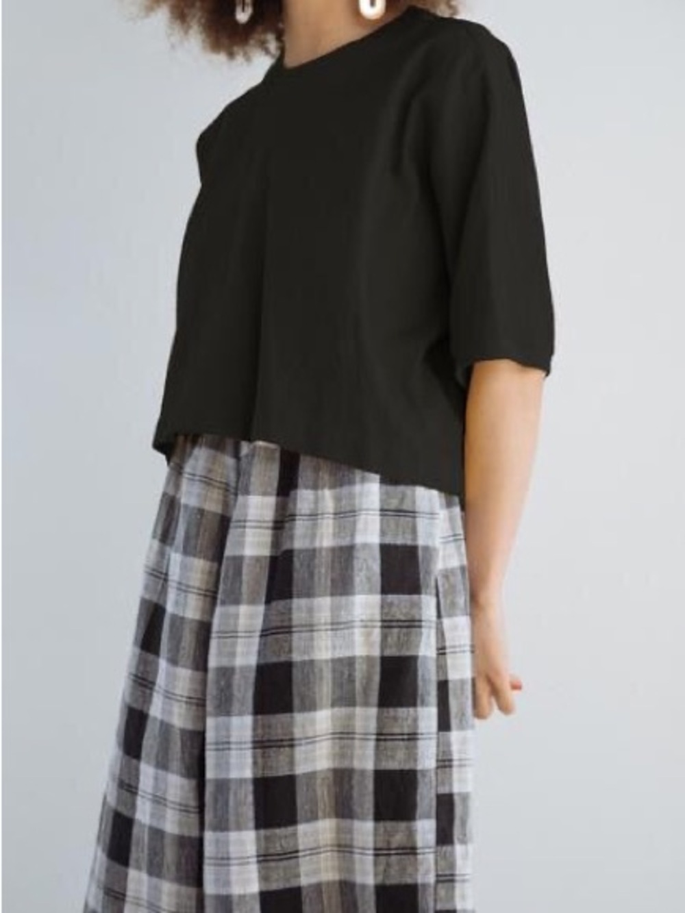 Nettle Studios linen Tee in black